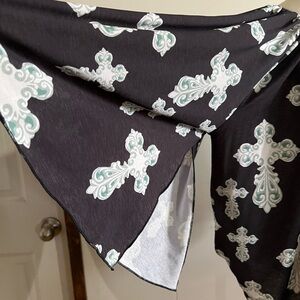 Black and White Cross Patterned Scarf